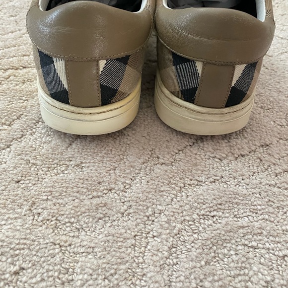 Burberry Sneakers - Picture 3 of 4